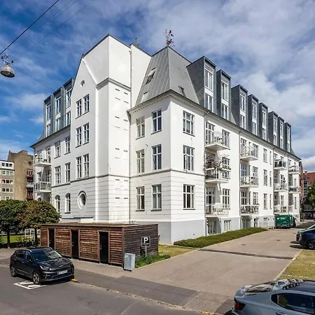 Scandi Luxury By The Lakes Apartment Copenhagen